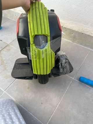 Monociclo eléctrico - rueda pinchada +Casco Shark