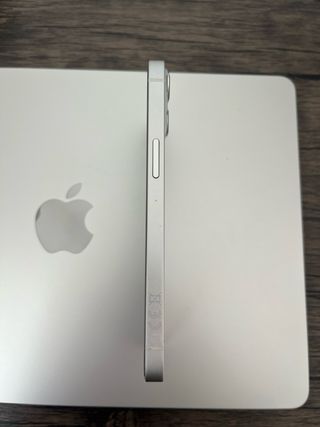 iPhone 13 Blanco (batería 100%)