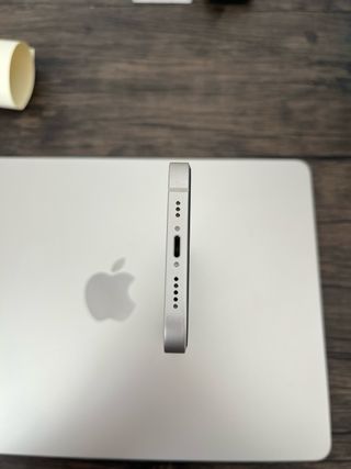 iPhone 13 Blanco (batería 100%)