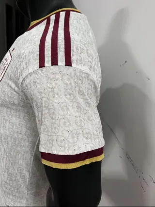 Camiseta Mundial Adidas España Oro y Blanco