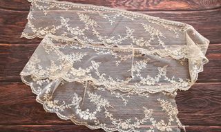 Pizzo floreale beige