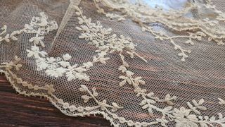 Pizzo floreale beige