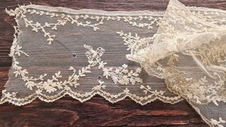 Pizzo floreale beige