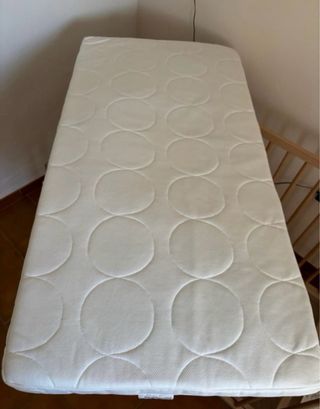 Culla in legno IKEA + materasso di alta gamma