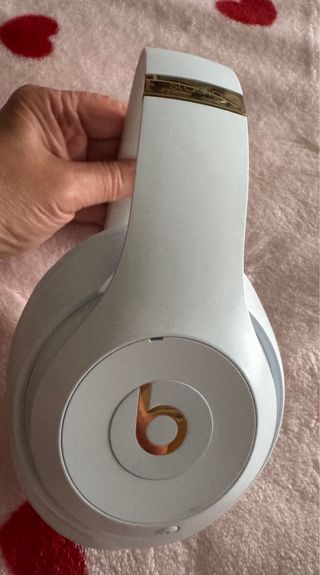 Auriculares Beats Blancos y Dorados