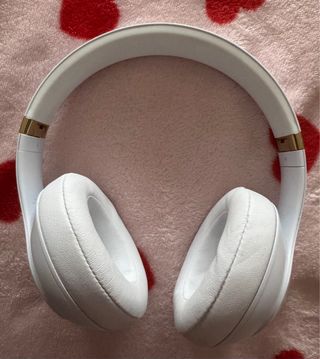 Auriculares Beats Blancos y Dorados
