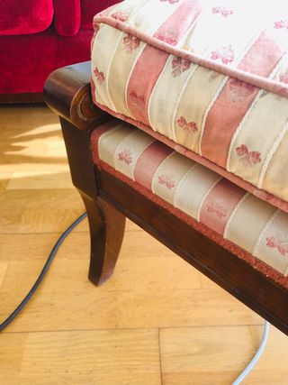 Coppia di poltrone in legno classiche