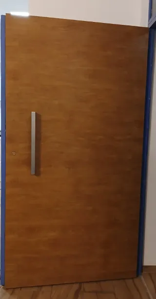 Puerta de hierro 1.10×2.40