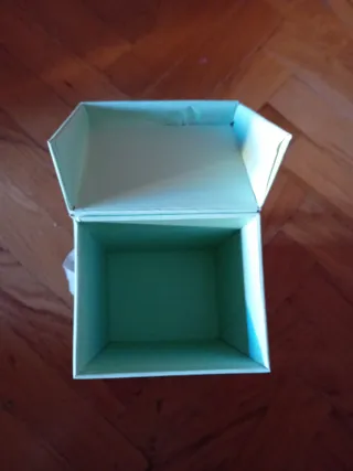 Caja decorativa de papel blanca