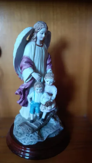 Figura Ángel de la Guarda con Niños