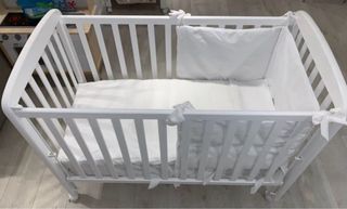Cuna blanca 60x120 con colchón y chichonera. Baran