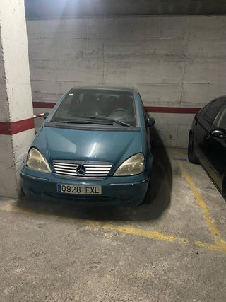 Parking de moto en alquiler en calle muntaner