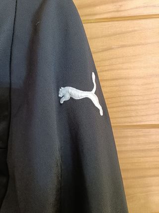Sudadera Puma Color Negro y Blanco Talla M.