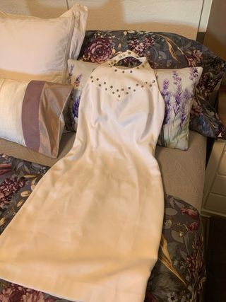 Vestido Blanco Zara con Tachuelas