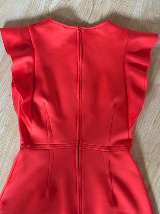 Vestido ASOS con volantes