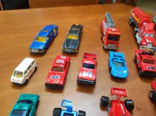 Lote miniaturas de coches tipo Majorette, Matchbox