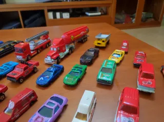 Lote miniaturas de coches tipo Majorette, Matchbox