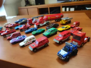 Lote miniaturas de coches tipo Majorette, Matchbox