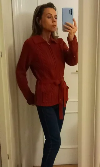 Chaqueta Zara punto burdeos