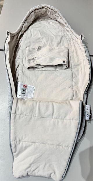 Saco Bugaboo para recién nacido gris