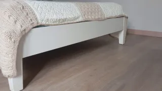 Cama completa con cabezal y mesillas