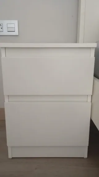 Cama completa con cabezal y mesillas