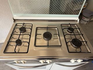 Cocina de gas blanca