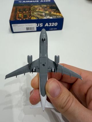 Maqueta Airbus A320 Lufthansa 1:400