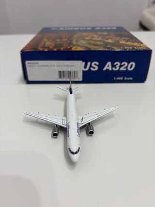 Maqueta Airbus A320 Lufthansa 1:400