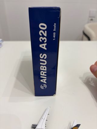 Maqueta Airbus A320 Lufthansa 1:400