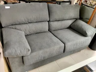Sofá gris de tela