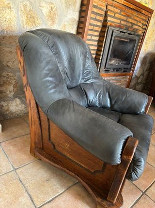 Sofá y 2 sillones de piel y madera