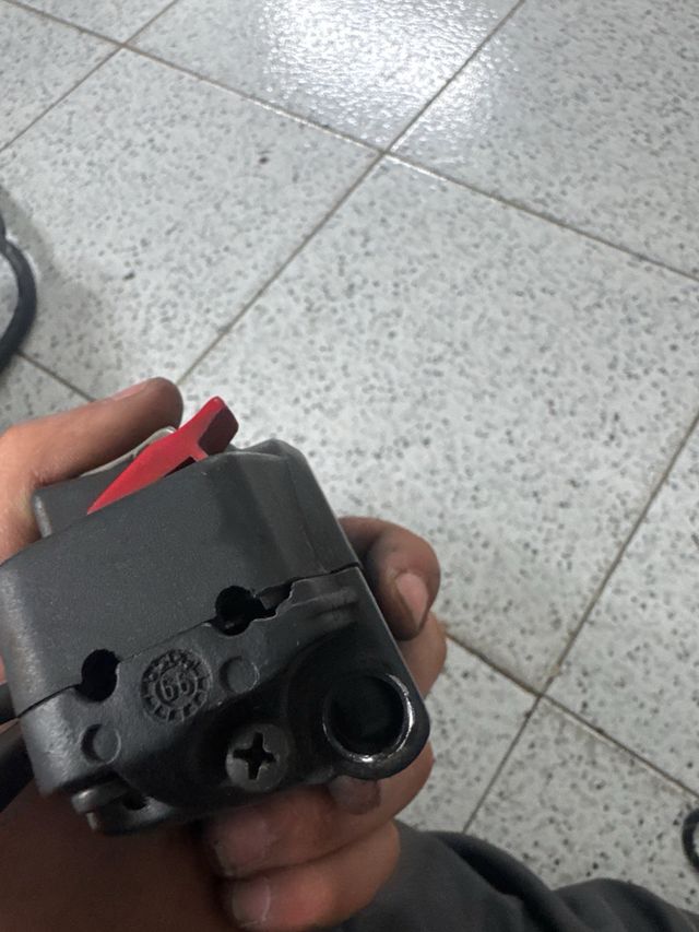 Piña derecha Derbi GPR 49