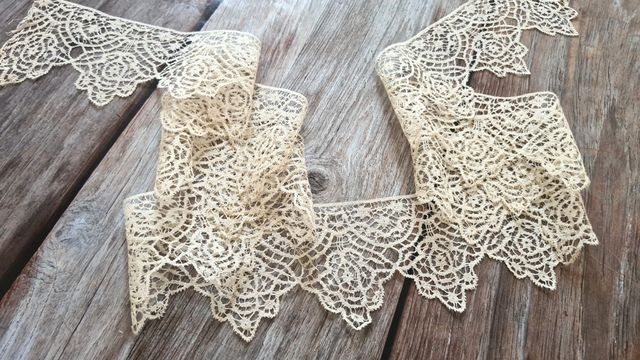 Pizzo antico a fuselli 150 cm