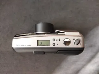 Cámara Olympus Superzoom 800S Plata