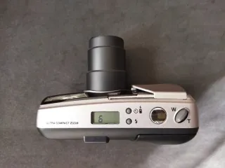 Cámara Olympus Superzoom 800S Plata