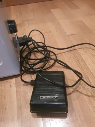 Máquina de coser Lervia