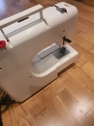 Máquina de coser Lervia