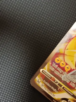 Carta Pokémon Pikachu VMAX TG17