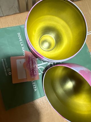 Uovo di latta Bottega Verde con biglietto e busta