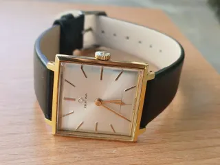 Certina Mecánico Dorado