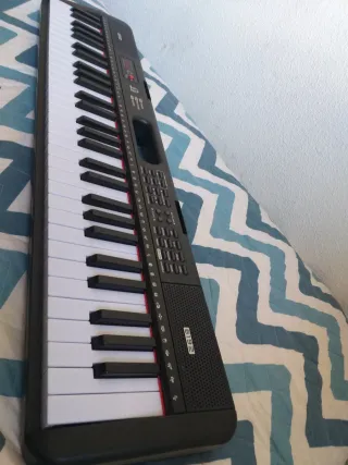 Teclado Electrónico 61 Teclas + Micrófono