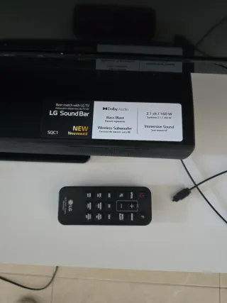 Barra de sonido LG SQC1 2.1 con Subwoofer