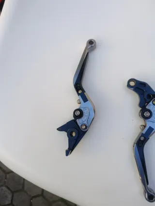 Manetas Suzuki Bandit Negras y Plateadas