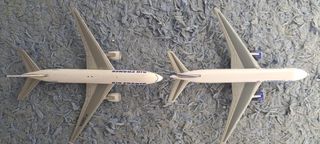 2 Maquetas Avión Boeing 777