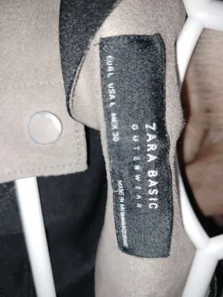 Chaqueta beige con botones