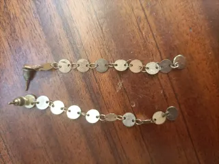 5 pares de pendientes dorados y plateados