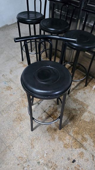 Taburetes de barra negros (Set de 4)