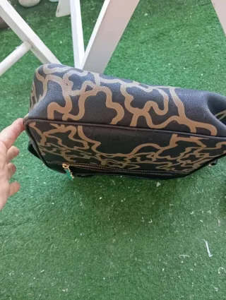 Bolso Tous Negro y Dorado Impecable