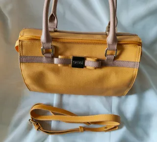 Borsa bauletto " Gaudi " gialla con dettagli beige